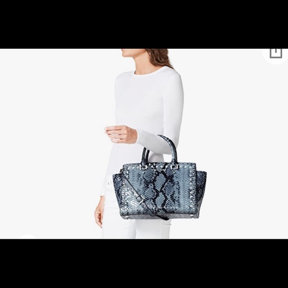 Micheal kors blue snake skin bag. - Picture 1 of 5